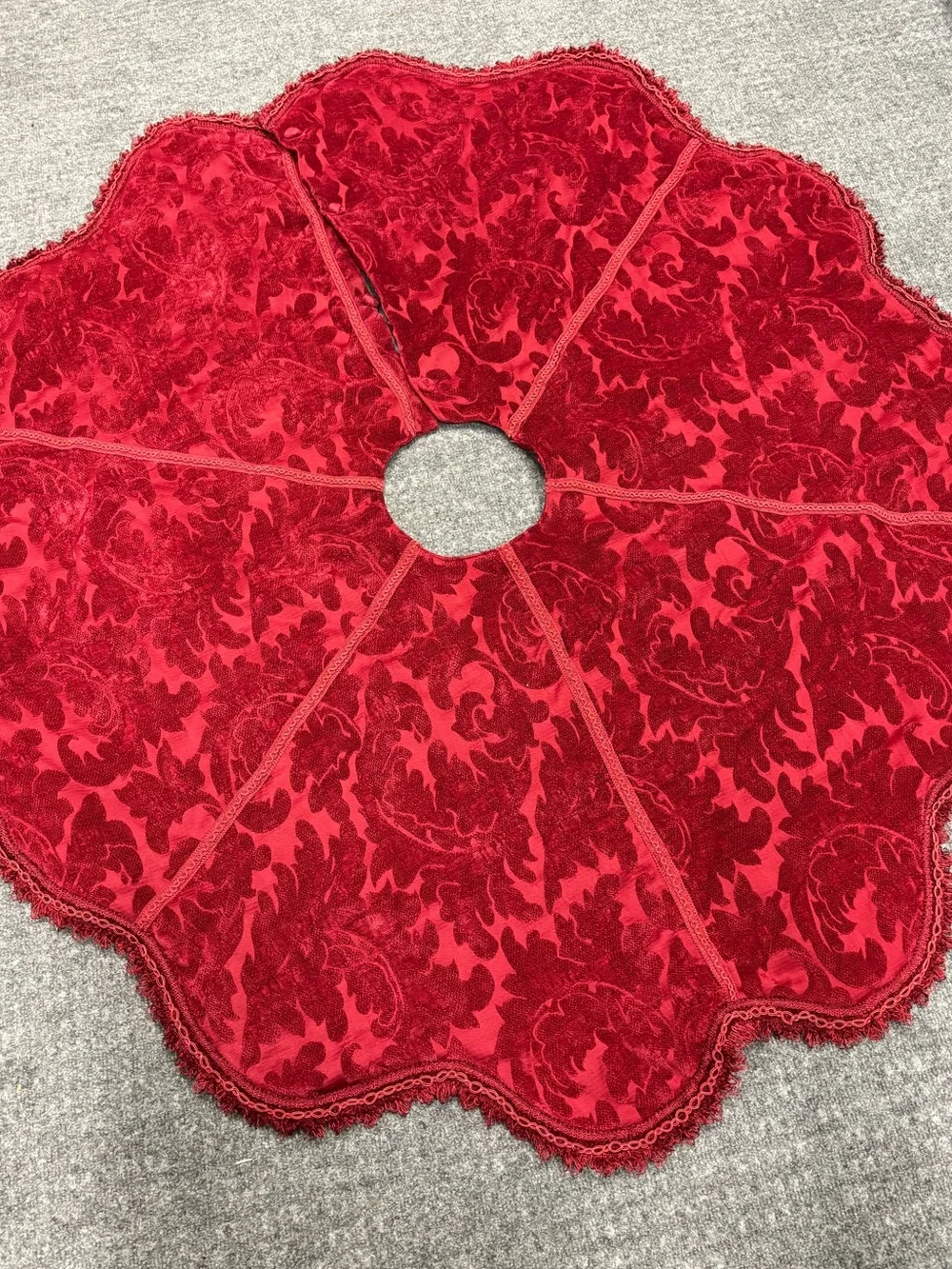 Gorgeous Red Velvet Damask Christmas Tree Skirt One Flawed Buttom